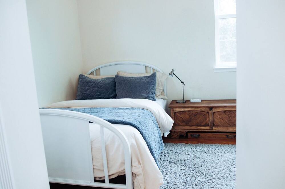 Photo of Bedroom in Penngrove