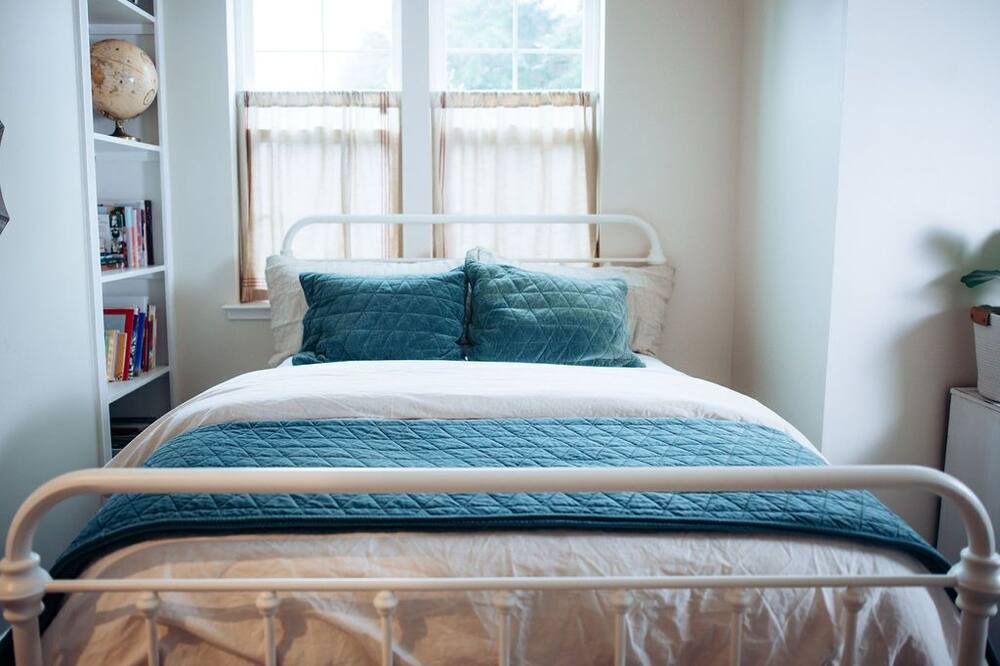 Photo of Bedroom in Penngrove