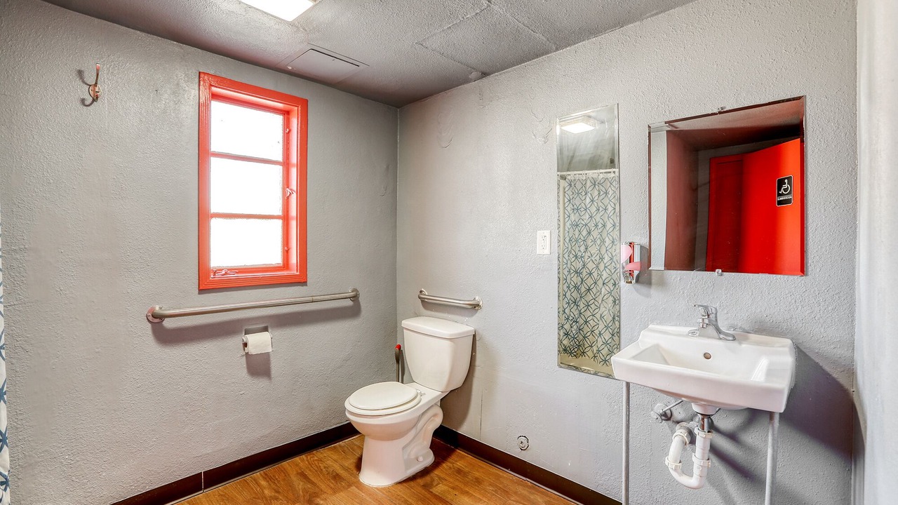 Photo of Bathroom in Gateway District
