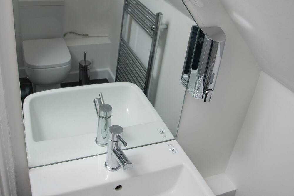 Photo of Bathroom in Cray Valley East