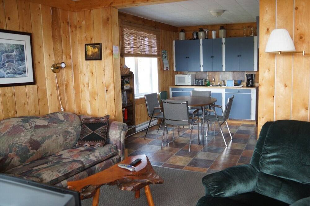 Photo of Livingroom in Larder Lake