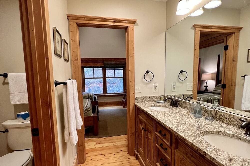 Photo of Bathroom in Franklin