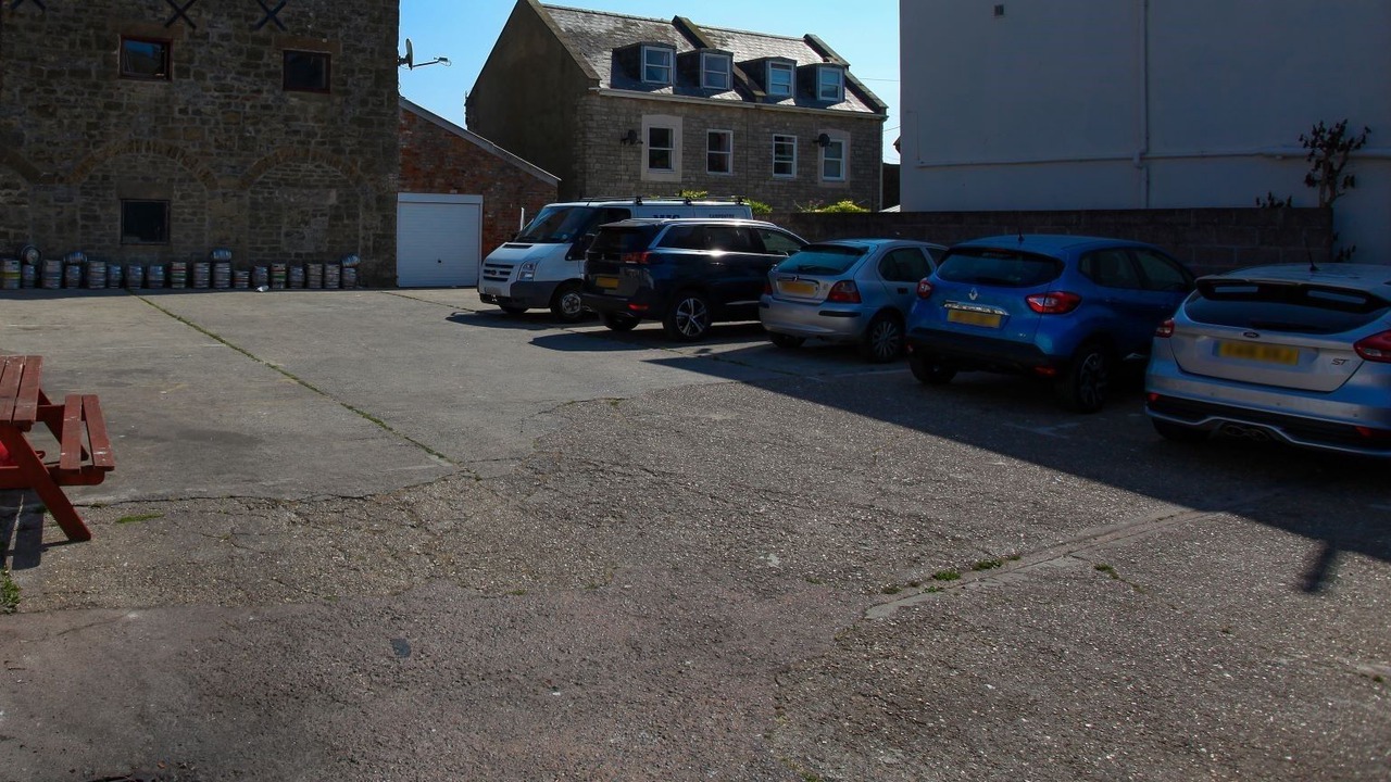 Photo of Outdoor in West Bay