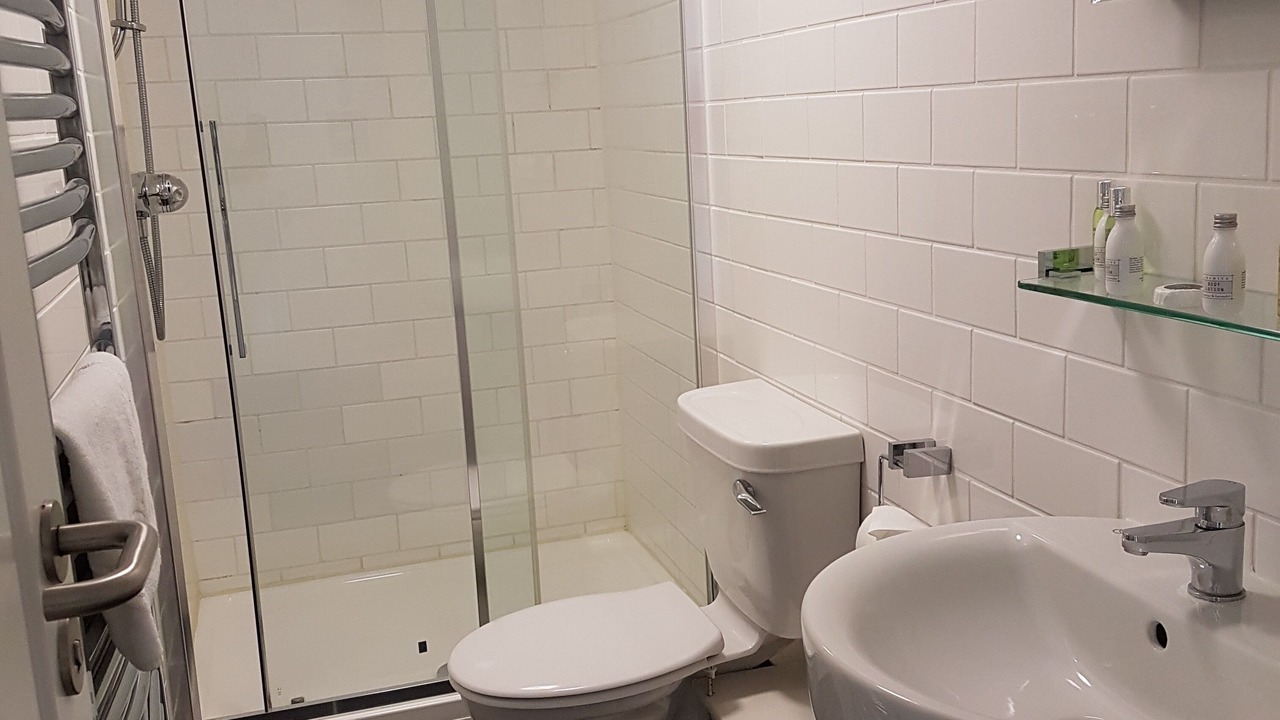 Photo of Bathroom in West Bay