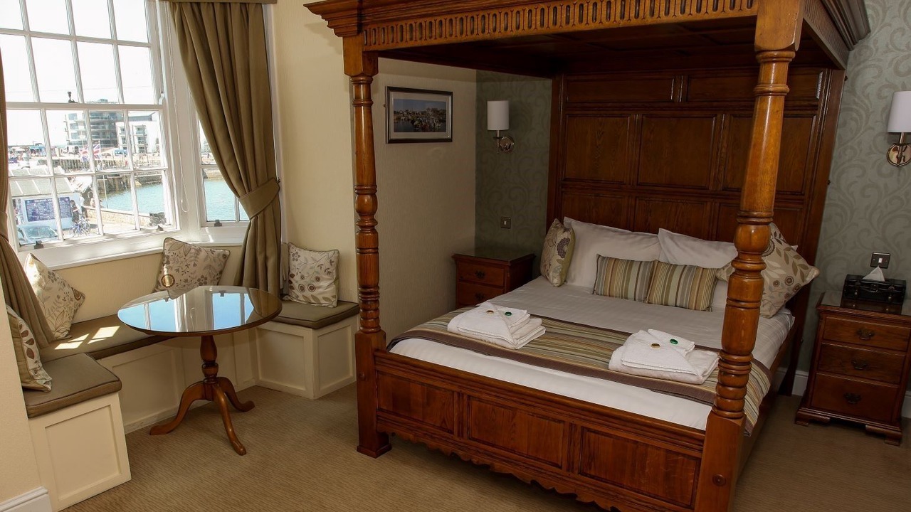 Photo of Bedroom in West Bay