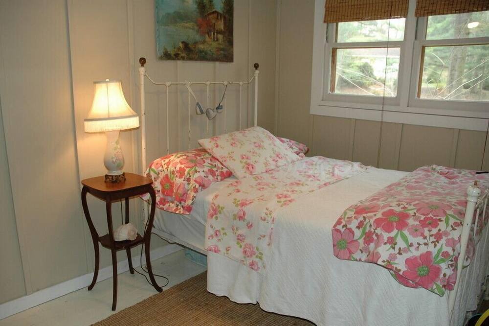 Photo of Bedroom in Port Franks