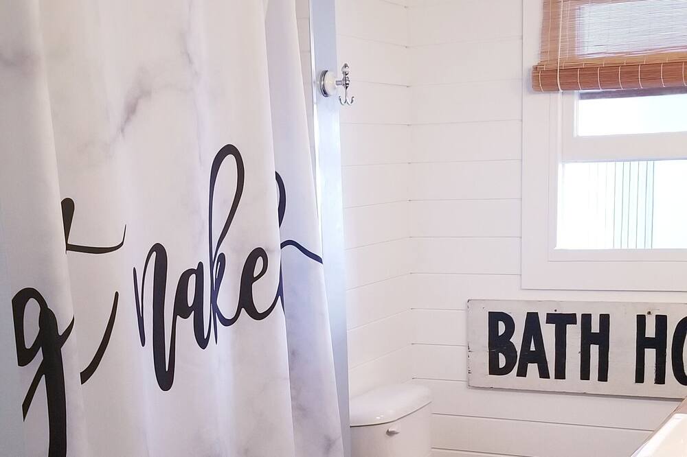 Photo of Bathroom in Port Franks