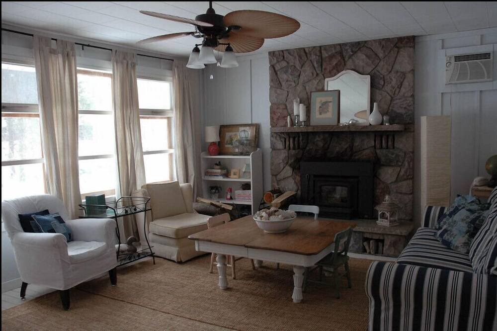Photo of Livingroom in Port Franks