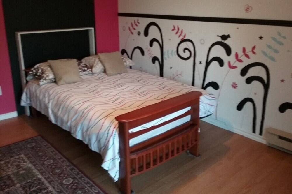 Photo of Bedroom in Tiny