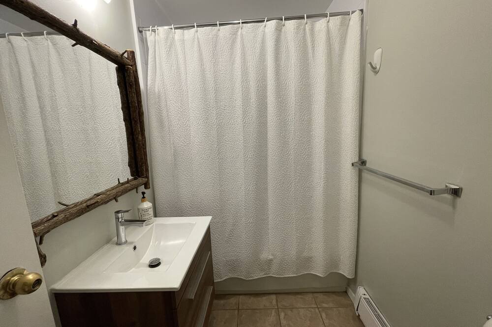 Photo of Bathroom in Victoria Road