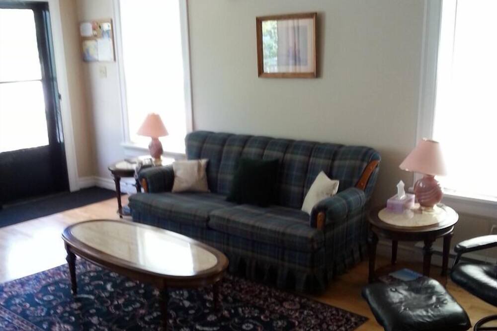 Photo of Livingroom in Mill Cove