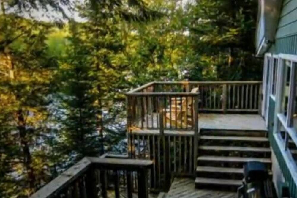 Photo of Patio Balcony in Haliburton