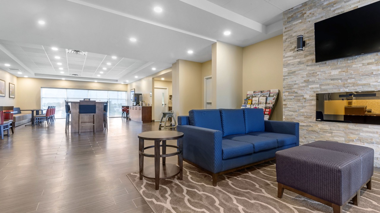 Photo of Livingroom in Bowmanville