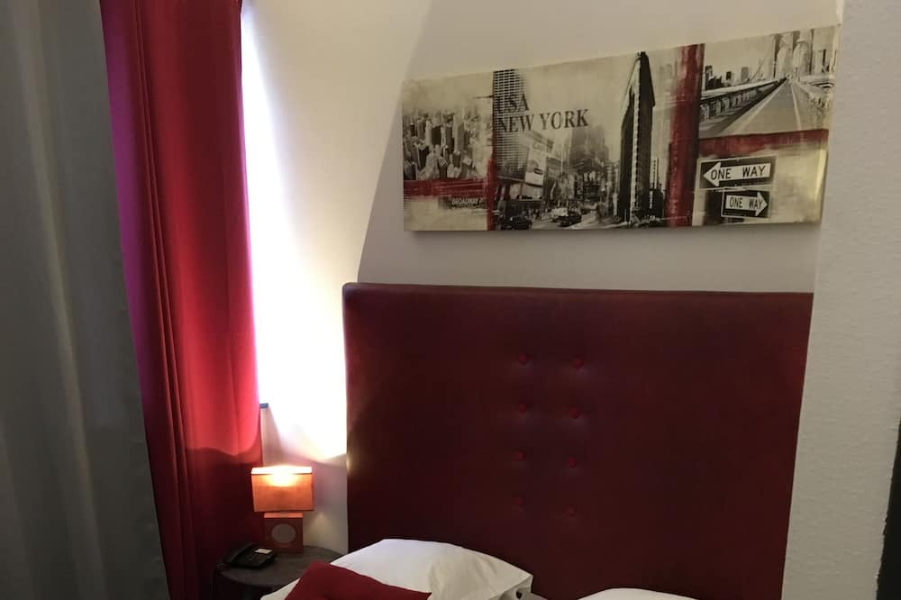 Photo of Bedroom in Montargis