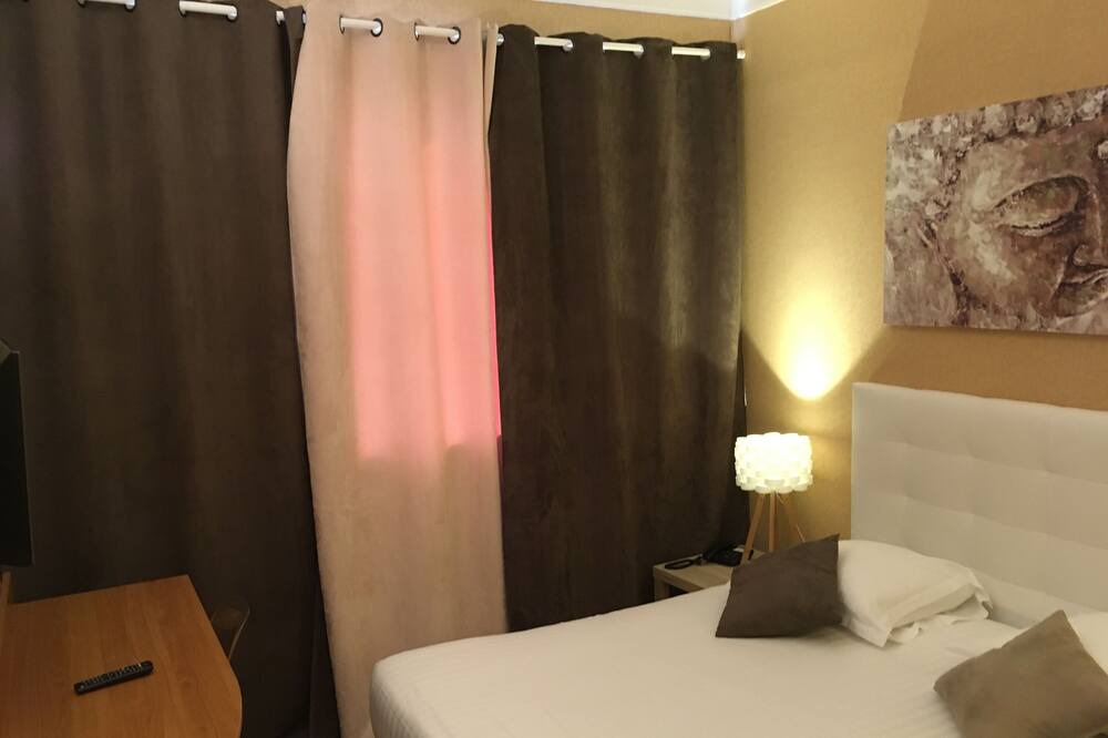 Photo of Bedroom in Montargis