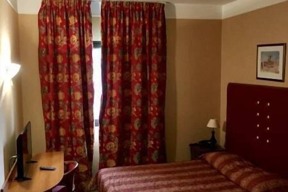 Photo of Bedroom in Montargis