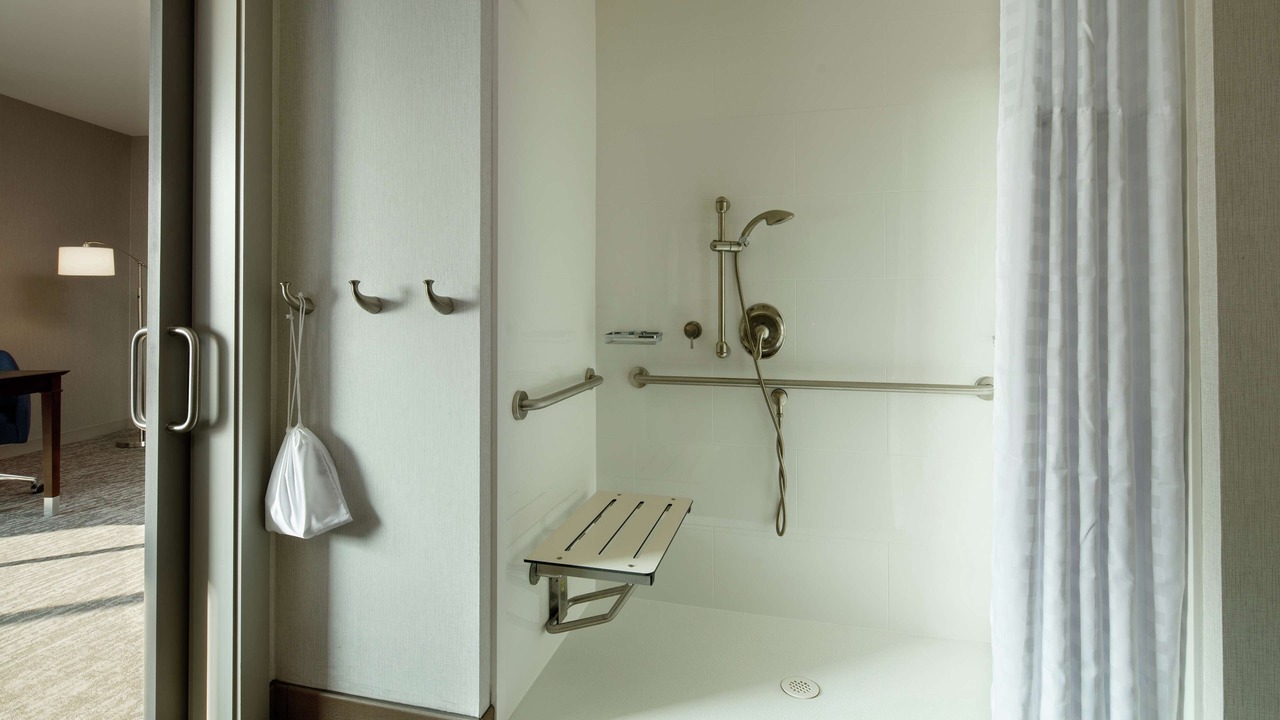Photo of Bathroom in Teaneck