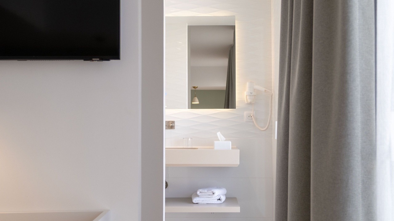 Photo of Bathroom in Beziers City Centre
