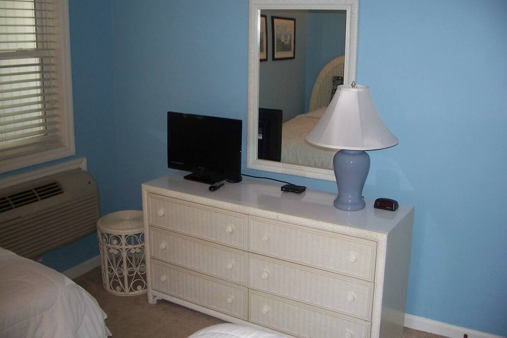 Photo of Bedroom in Crescent Beach