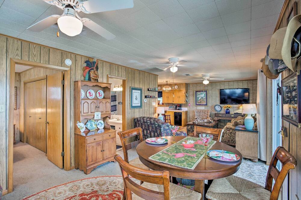 Photo of Livingroom in Tool