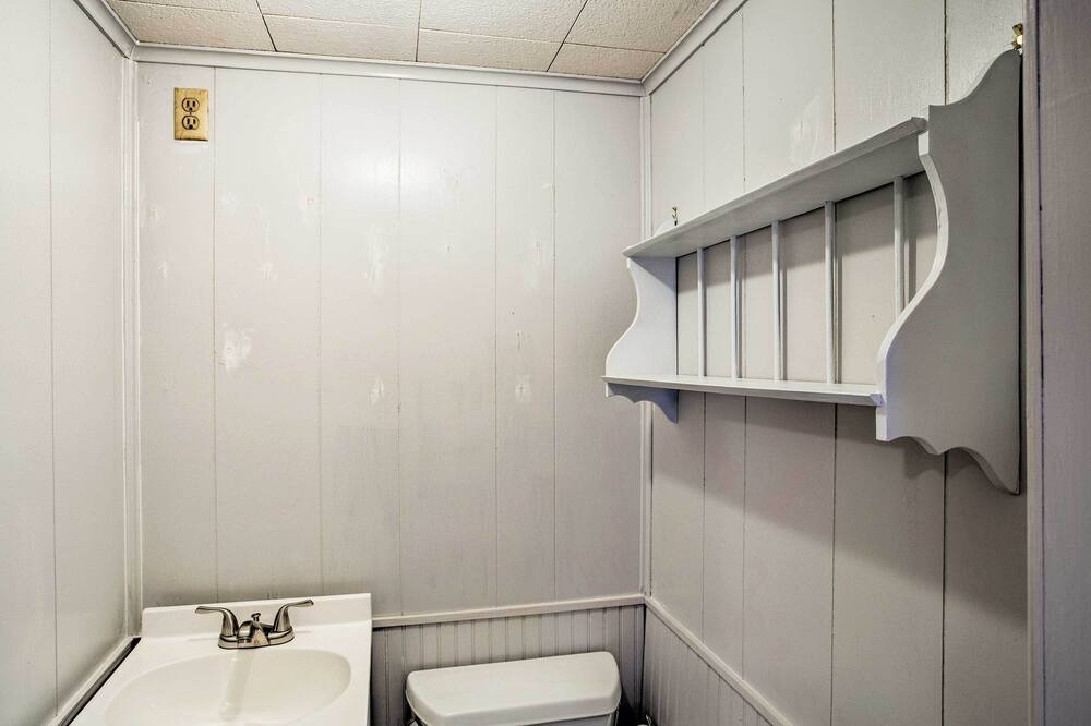 Photo of Bathroom in Tool