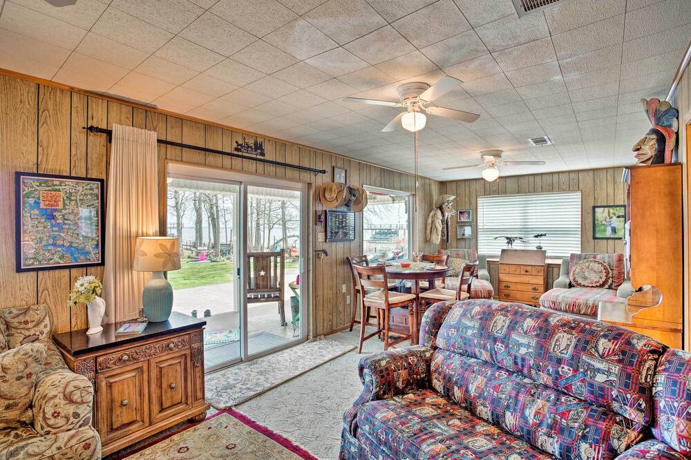 Photo of Livingroom in Tool