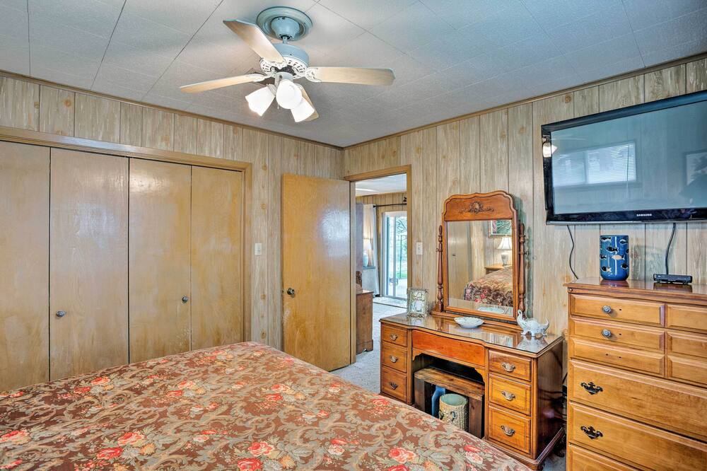 Photo of Bedroom in Tool