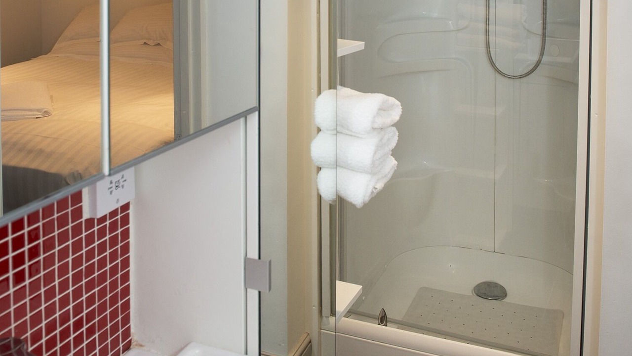 Photo of Bathroom in Horspath