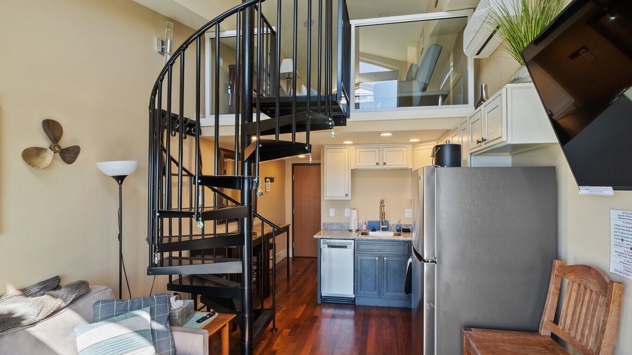 Photo of Bedroom in Oceanside