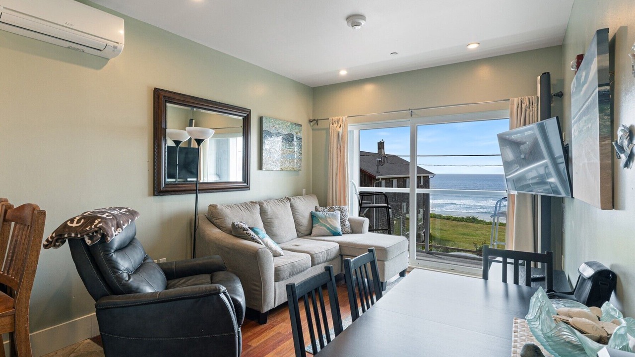 Photo of Bedroom in Oceanside