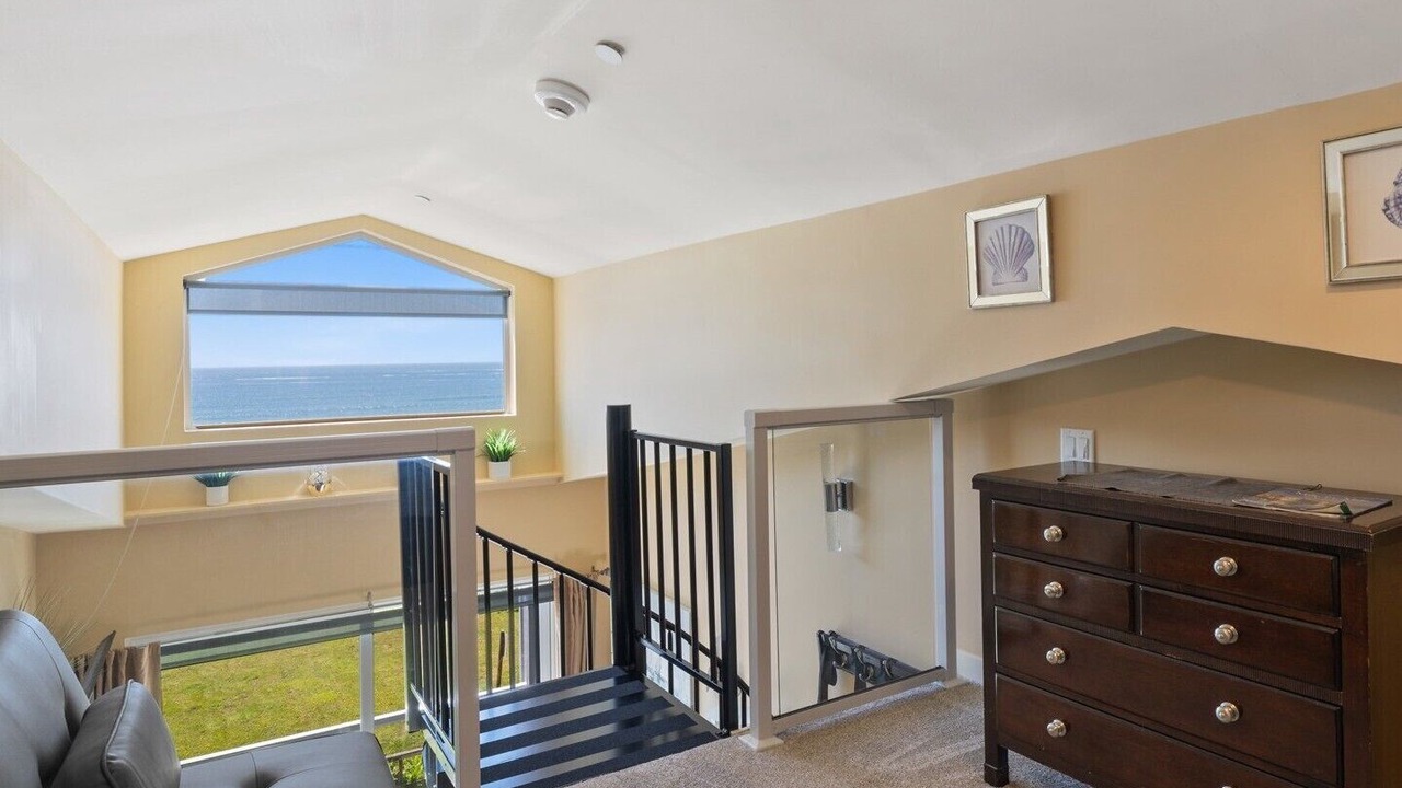 Photo of Bedroom in Oceanside