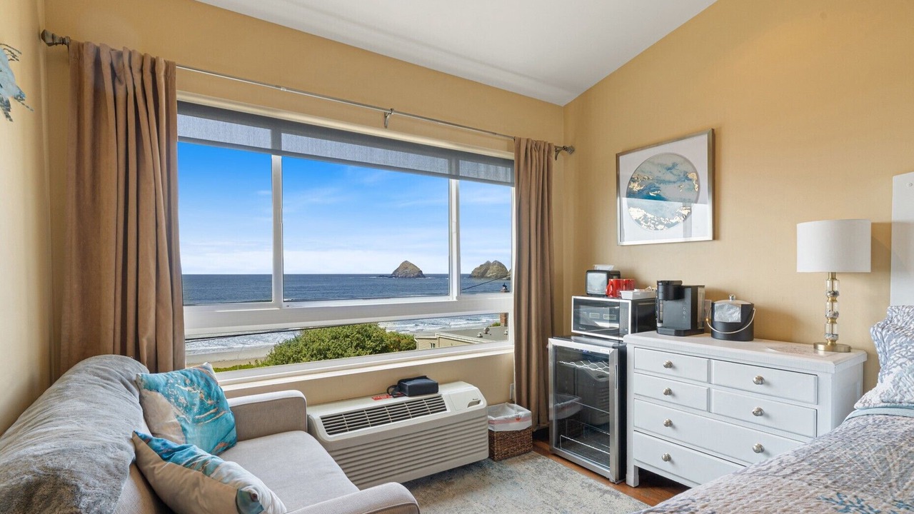 Photo of Bedroom in Oceanside