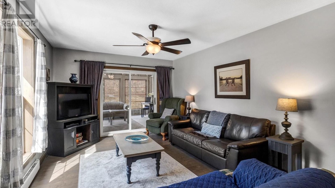 Photo of Livingroom in Algonquin Highlands