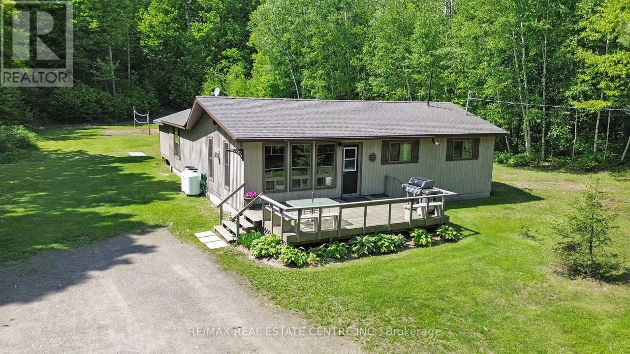 Photo of Outdoor in Algonquin Highlands