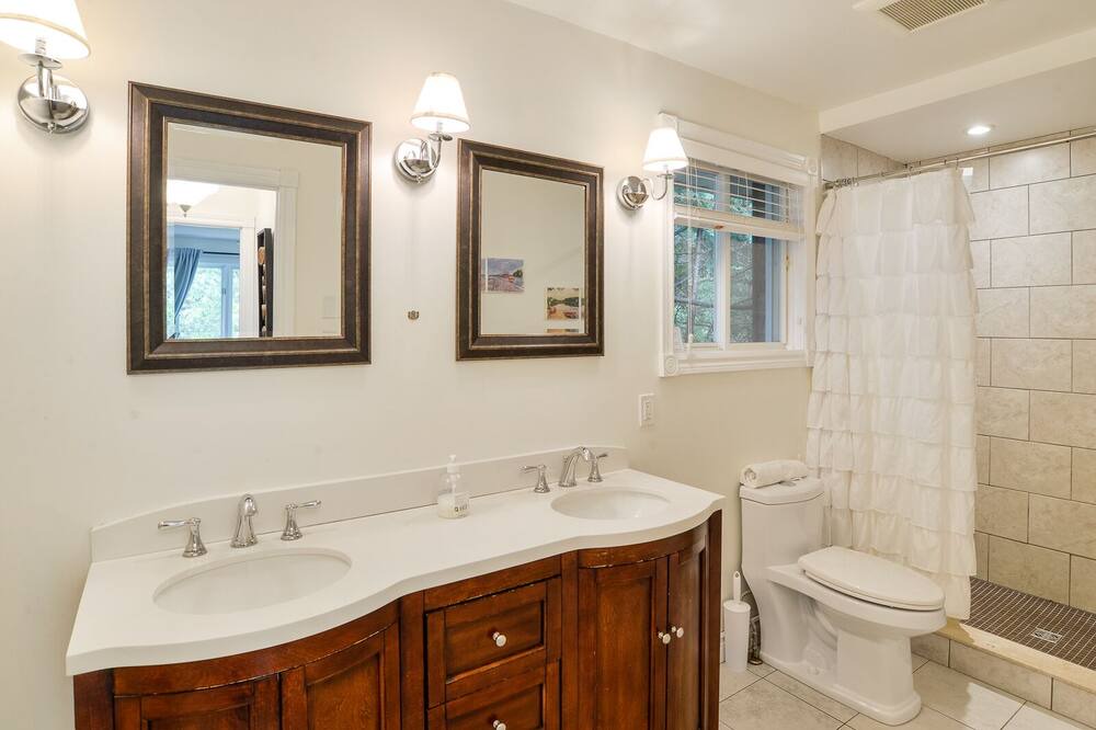 Photo of Bathroom in Seguin