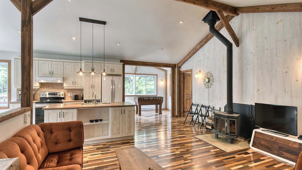 Photo of Livingroom in Amherst