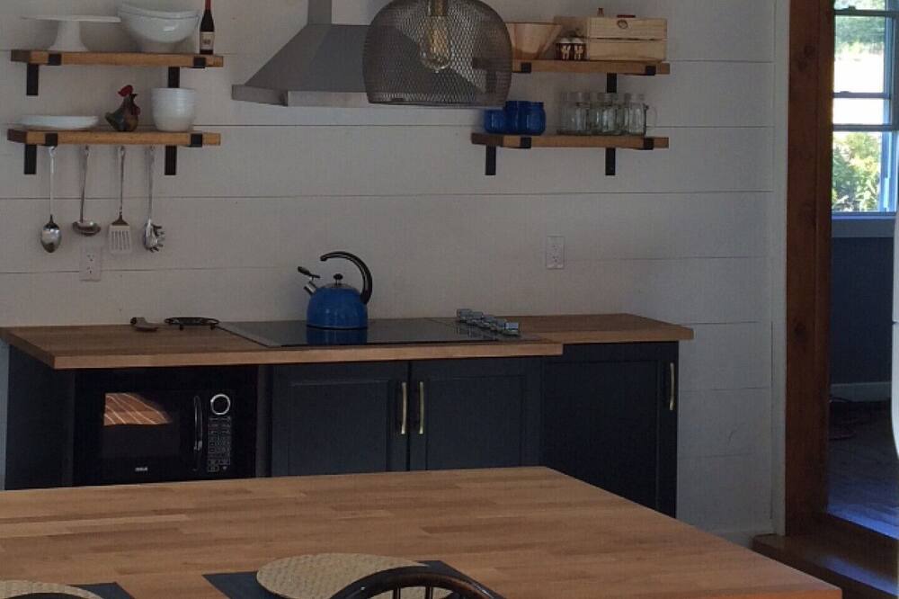 Photo of Kitchen in Waupoos