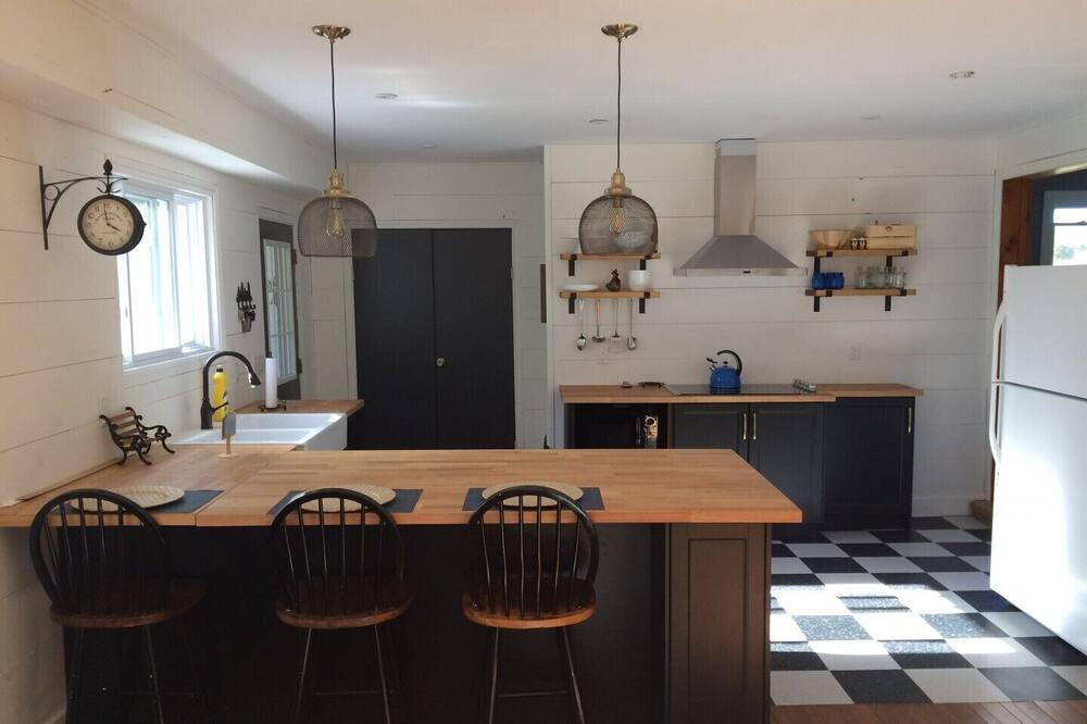 Photo of Kitchen in Waupoos