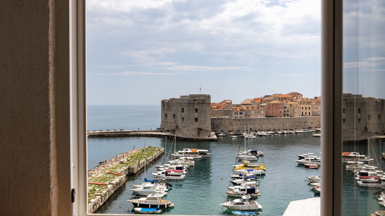 Photo of Others in Ploce