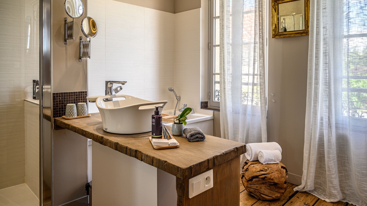 Photo of Bedroom in Saint-Emilion
