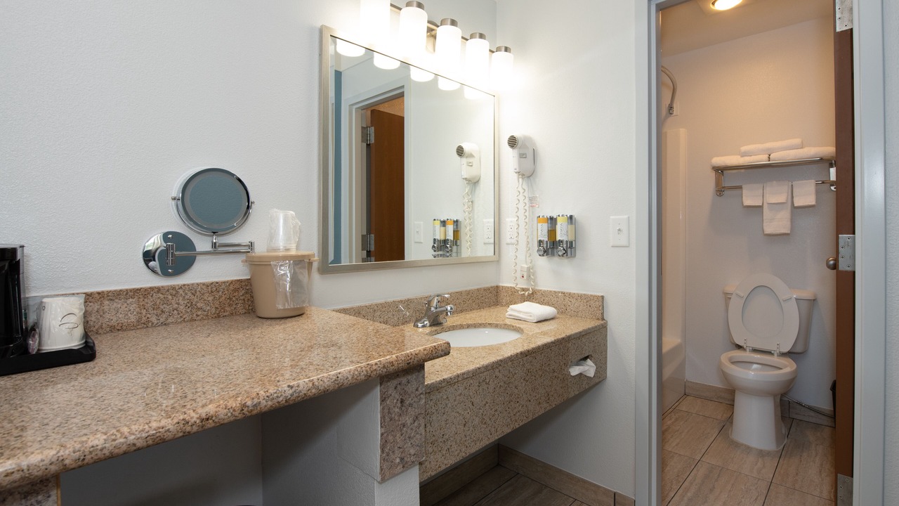 Photo of Bathroom in Indianola