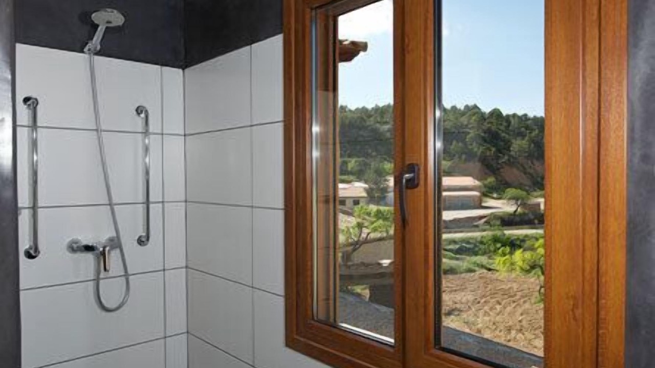 Photo of Bathroom in Monroyo