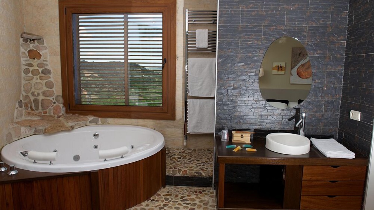Photo of Bathroom in Monroyo
