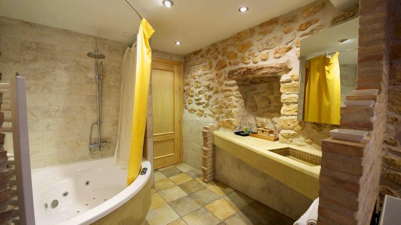 Photo of Bathroom in Monroyo