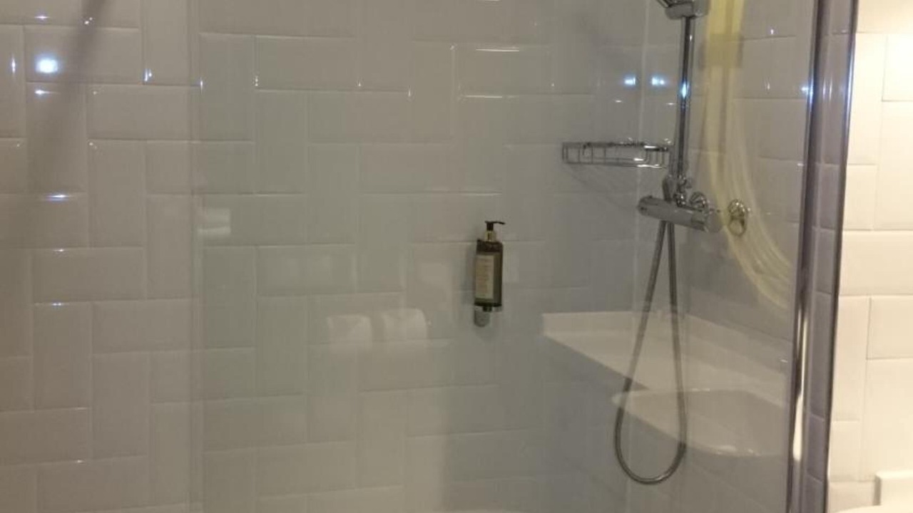 Photo of Others in Hale