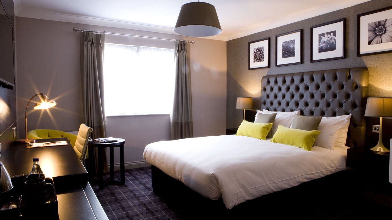 Photo of Others in Hale