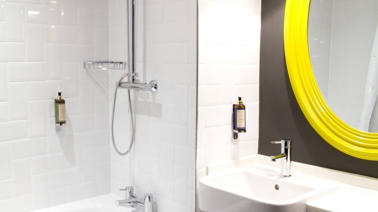 Photo of Others in Hale