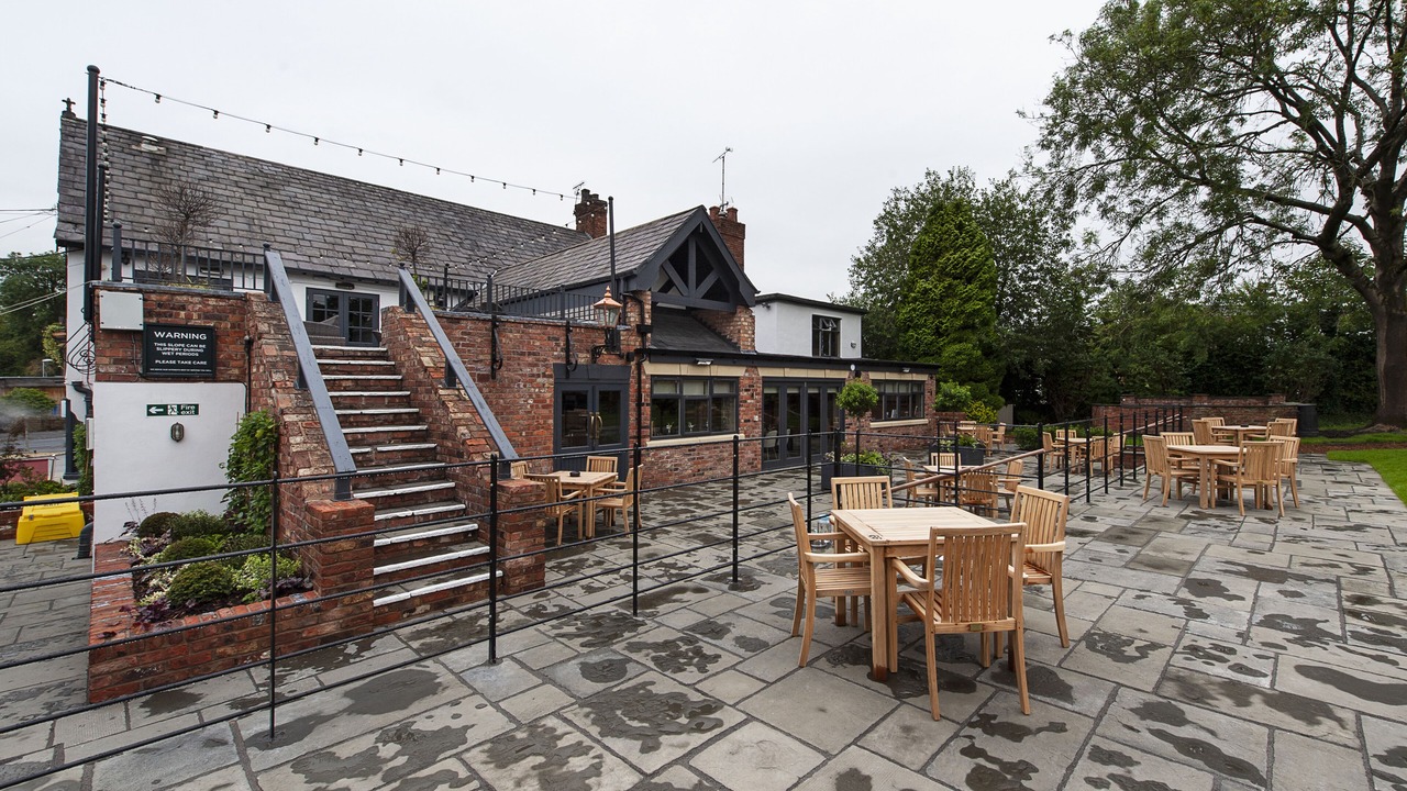 Photo of Patio Balcony in Hale