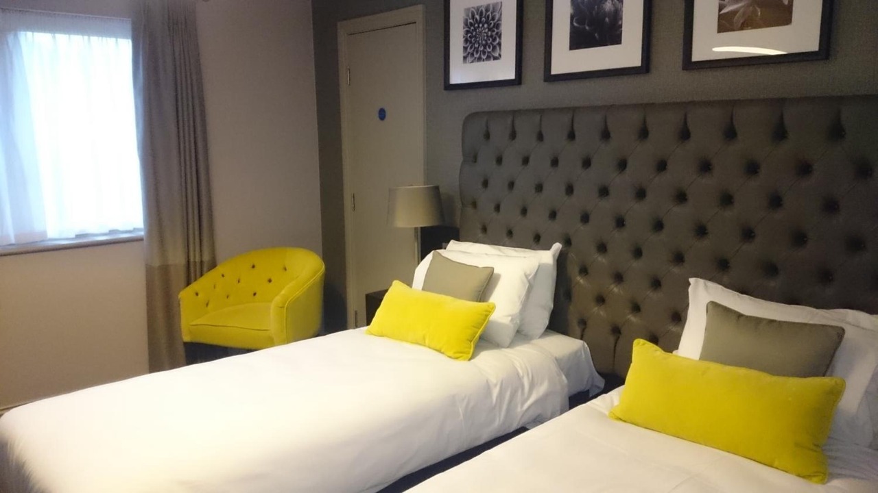 Photo of Others in Hale