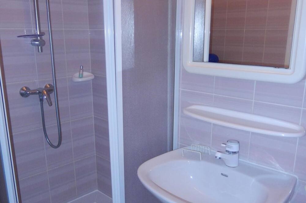 Photo of Bathroom in Port-la-Nouvelle
